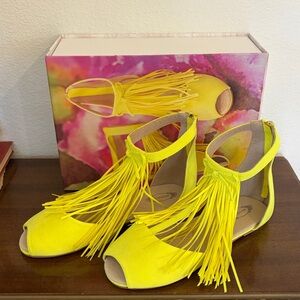 Joyfolie Reese Sunny Lime Neon Yellow Fringe Youth 6 Sandals NWT